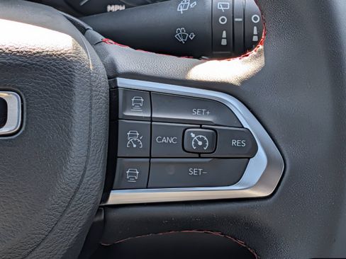 Used 2023 Jeep Compass Trailhawk AWD/4WD image 16