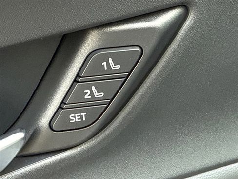 Used 2024 Toyota Prius Limited image 21