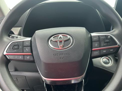 Used 2020 Toyota Highlander L AWD/4WD image 28