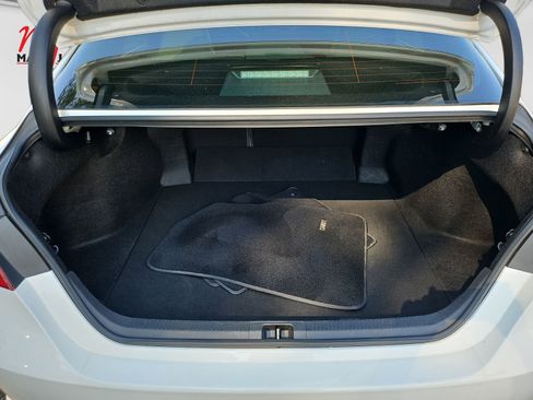 Used 2018 Toyota Camry SE w/ Convenience Package FWD image 13