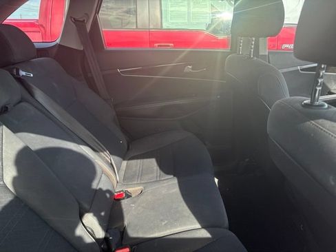 Used 2019 Kia Sorento L FWD image 14
