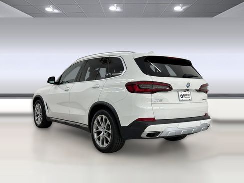 Used 2022 BMW X5 xDrive40i w/ Premium Package AWD/4WD image 3