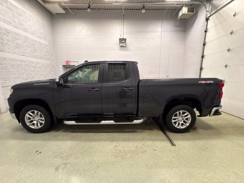 Used 2024 Chevrolet Silverado 1500 LT AWD/4WD image 8