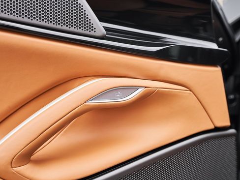 Used 2025 Ferrari Purosangue image 41