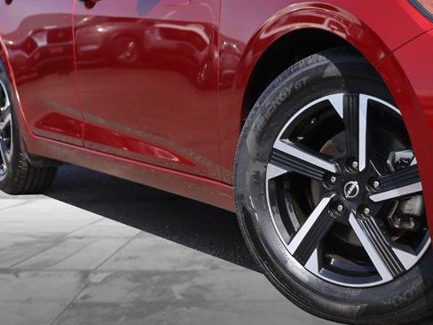 Used 2024 Nissan Sentra SV image 3