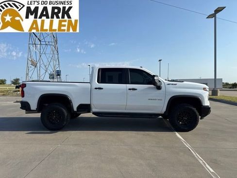 Used 2025 Chevrolet Silverado 2500 ZR2 w/ Technology Package AWD/4WD image 6
