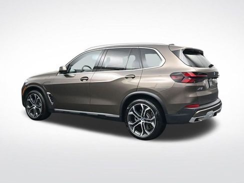 Used 2025 BMW X5 xDrive50e w/ Executive Package image 6