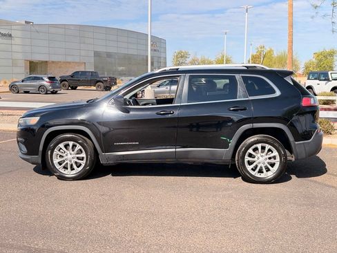 Used 2019 Jeep Cherokee Latitude w/ Popular Appearance Group FWD image 3