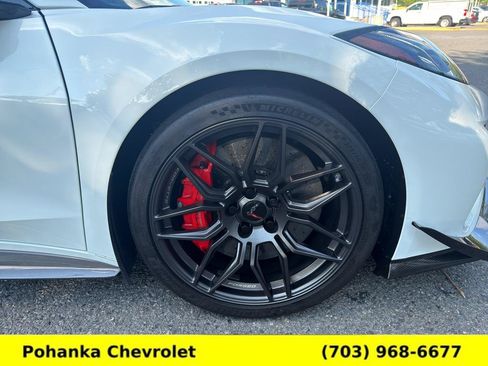 Used 2024 Chevrolet Corvette Z06 w/ Z07 Performance Package RWD image 29