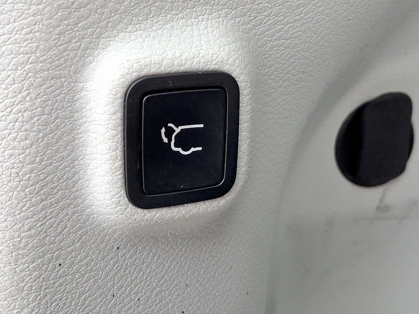 Certified 2019 Jeep Cherokee Limited AWD/4WD image 28