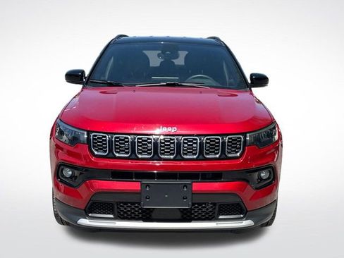 Used 2025 Jeep Compass Limited image 10