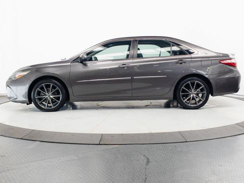 Used 2015 Toyota Camry XSE w/ Moonroof Package FWD image 7