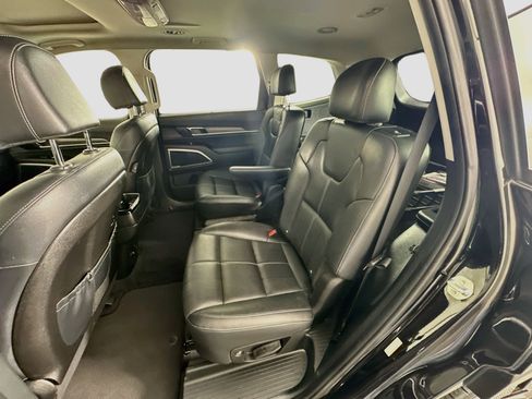 Used 2022 Kia Telluride EX w/ EX Premium Package AWD/4WD image 30