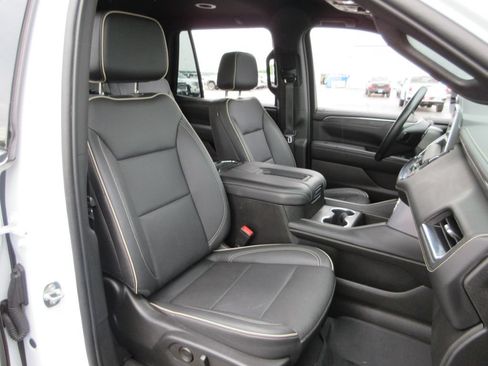 Certified 2023 GMC Yukon SLT w/ Max Trailering Package AWD/4WD image 23
