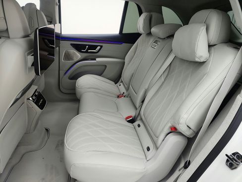 New 2026 Mercedes-Benz EQS 400 4MATIC SUV image 11