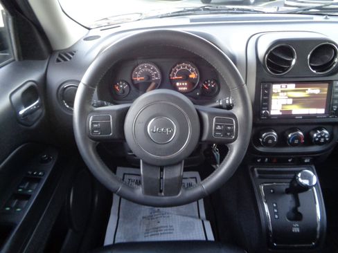 Used 2017 Jeep Patriot High Altitude image 28