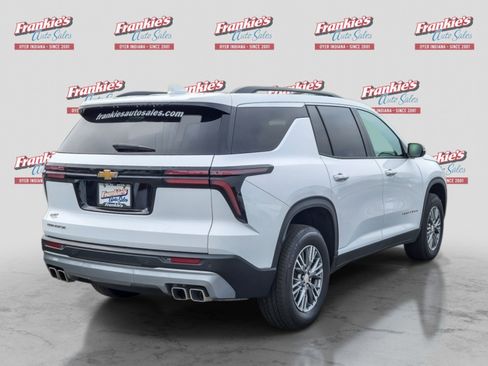 Used 2025 Chevrolet Traverse LT w/ LPO, Floor Liner Package FWD image 5