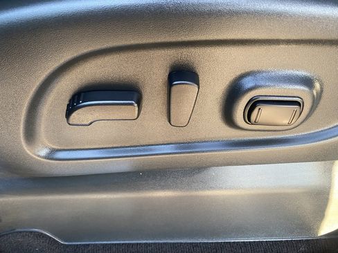 Used 2024 Nissan Titan PRO-4X w/ Pro-4x Convenience Package image 15