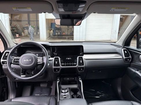 Used 2023 Kia Sorento EX AWD/4WD image 18