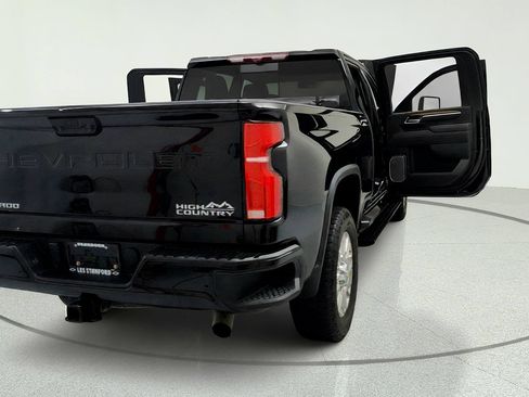 Used 2025 Chevrolet Silverado 2500 High Country w/ High Country Premium Package AWD/4WD image 12