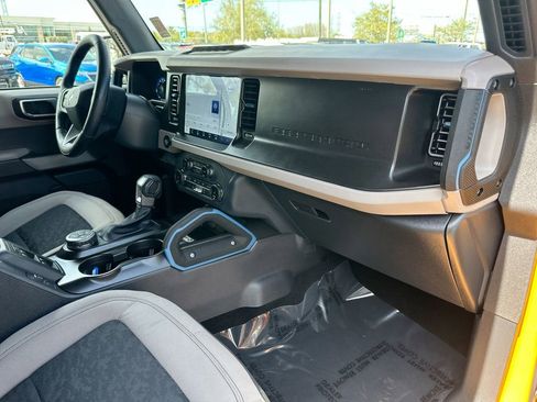 Used 2022 Ford Bronco Wildtrak image 28