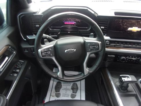 Used 2024 Chevrolet Silverado 1500 LT Trail Boss w/ LT Trail Boss Premium Package image 17