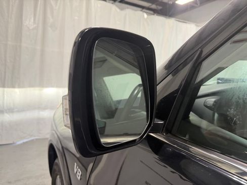 Used 2022 Nissan Armada SL w/ Captain's Chairs Package AWD/4WD image 9