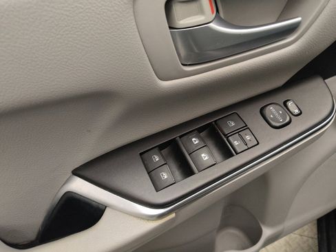 Used 2016 Toyota Camry SE w/ Protection Package (Q2) FWD image 27