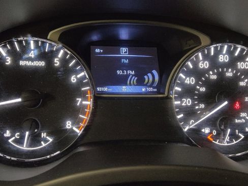 Used 2018 Nissan Pathfinder SV FWD image 23
