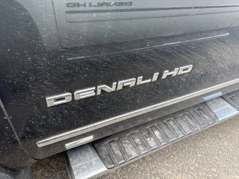 Used 2018 GMC Sierra 2500 Denali w/ Duramax Plus Package AWD/4WD image 12