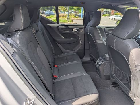 Used 2023 Volvo XC40 Recharge Ultimate AWD/4WD image 16