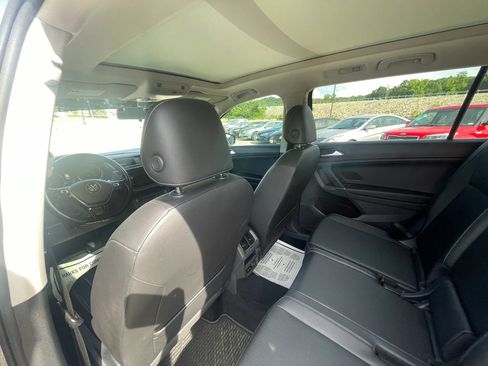 Used 2018 Volkswagen Tiguan SEL FWD image 27