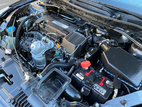 Used 2015 Honda Accord Sport image 11