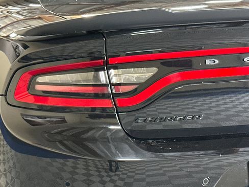 Used 2020 Dodge Charger SXT w/ Blacktop Package image 46
