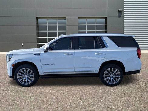 Used 2021 GMC Yukon Denali w/ Denali Premium Package AWD/4WD image 9
