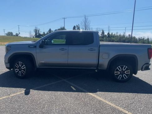 Used 2024 GMC Sierra 1500 AT4 w/ AT4 Premium Package AWD/4WD image 8