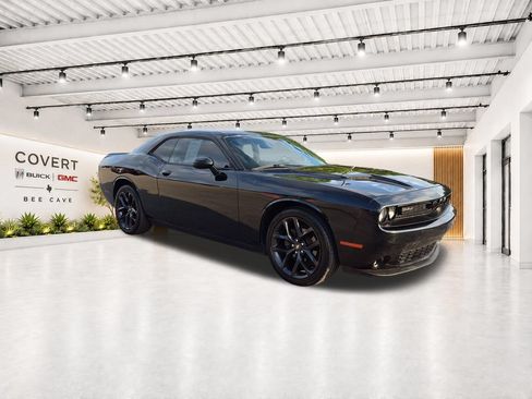 Used 2020 Dodge Challenger SXT w/ Driver Convenience Group RWD image 1