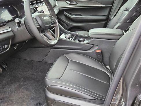 New 2025 Jeep Grand Cherokee Limited w/ Black Appearance Package image 12