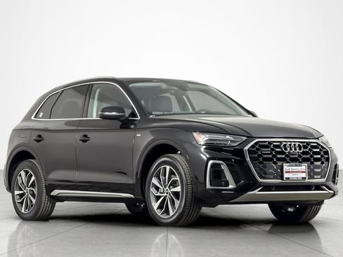 Used 2023 Audi Q5 2.0T Premium Plus w/ Premium Plus Package AWD/4WD image 7