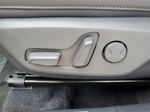 New 2025 Kia Niro EX image 7