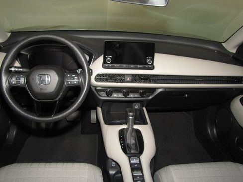 Certified 2025 Honda HR-V LX image 13