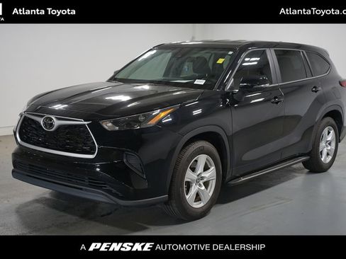 Used 2023 Toyota Highlander L FWD image 1