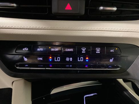 Certified 2023 Buick Envision Essence AWD/4WD image 18