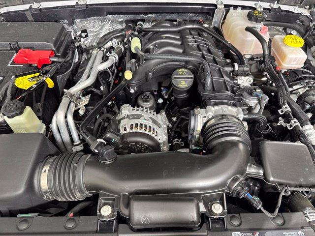 Used 2026 Jeep Wrangler Unlimited Sahara AWD/4WD image 9