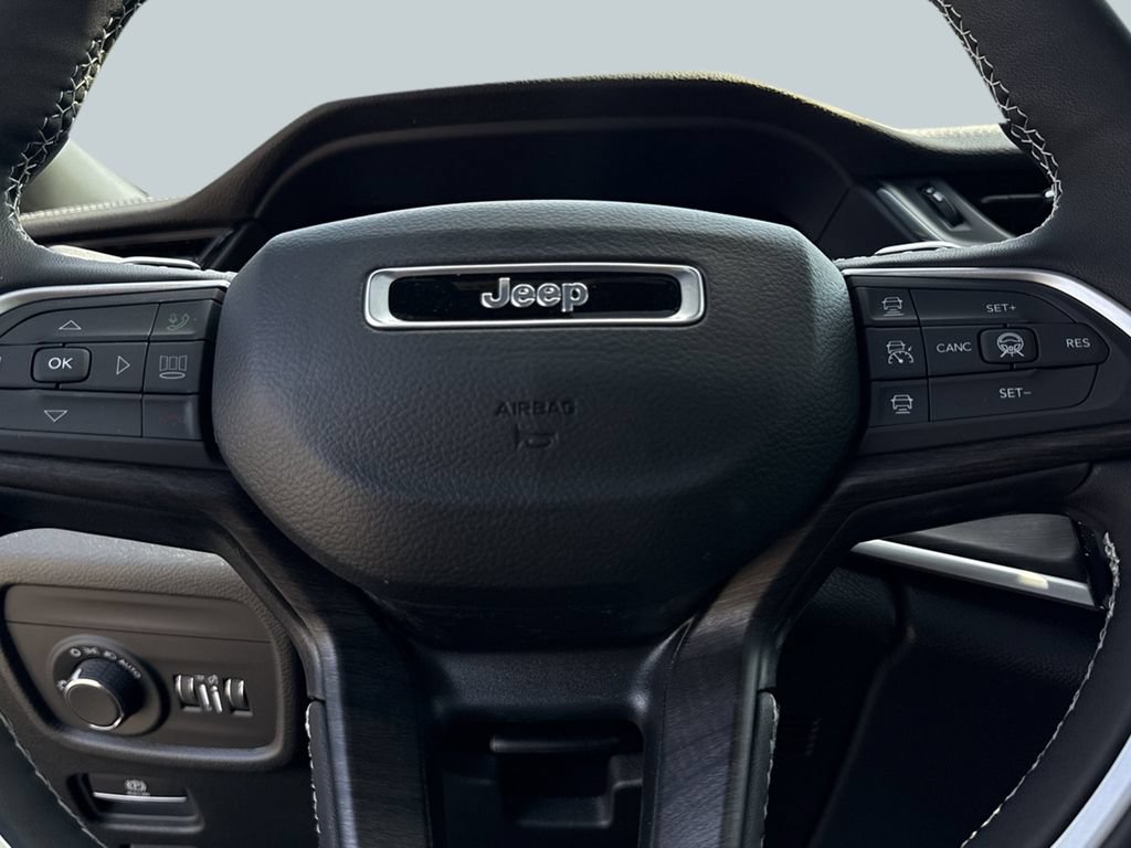 New 2026 Jeep Grand Cherokee Altitude RWD image 11