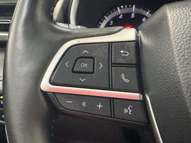Used 2022 Toyota Highlander XLE AWD/4WD image 17