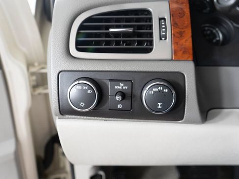 Used 2013 Chevrolet Tahoe LTZ AWD/4WD image 21