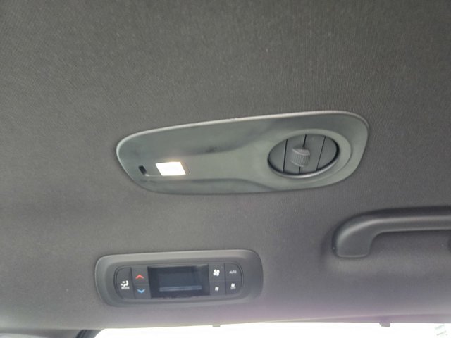 Used 2026 Chrysler Pacifica Select FWD image 35
