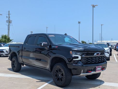 Used 2023 Chevrolet Silverado 1500 ZR2 w/ Technology Package AWD/4WD image 3