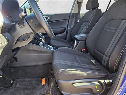 Used 2023 Hyundai Venue SEL w/ Cargo Package image 17